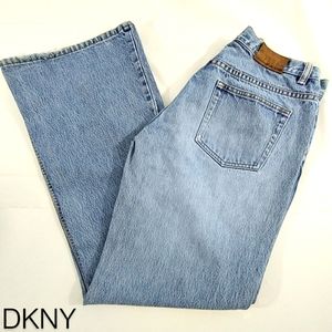DKNY 5-Pocket Mid-Rise Cotton Denim Light Washed Flare Jeans Size 8